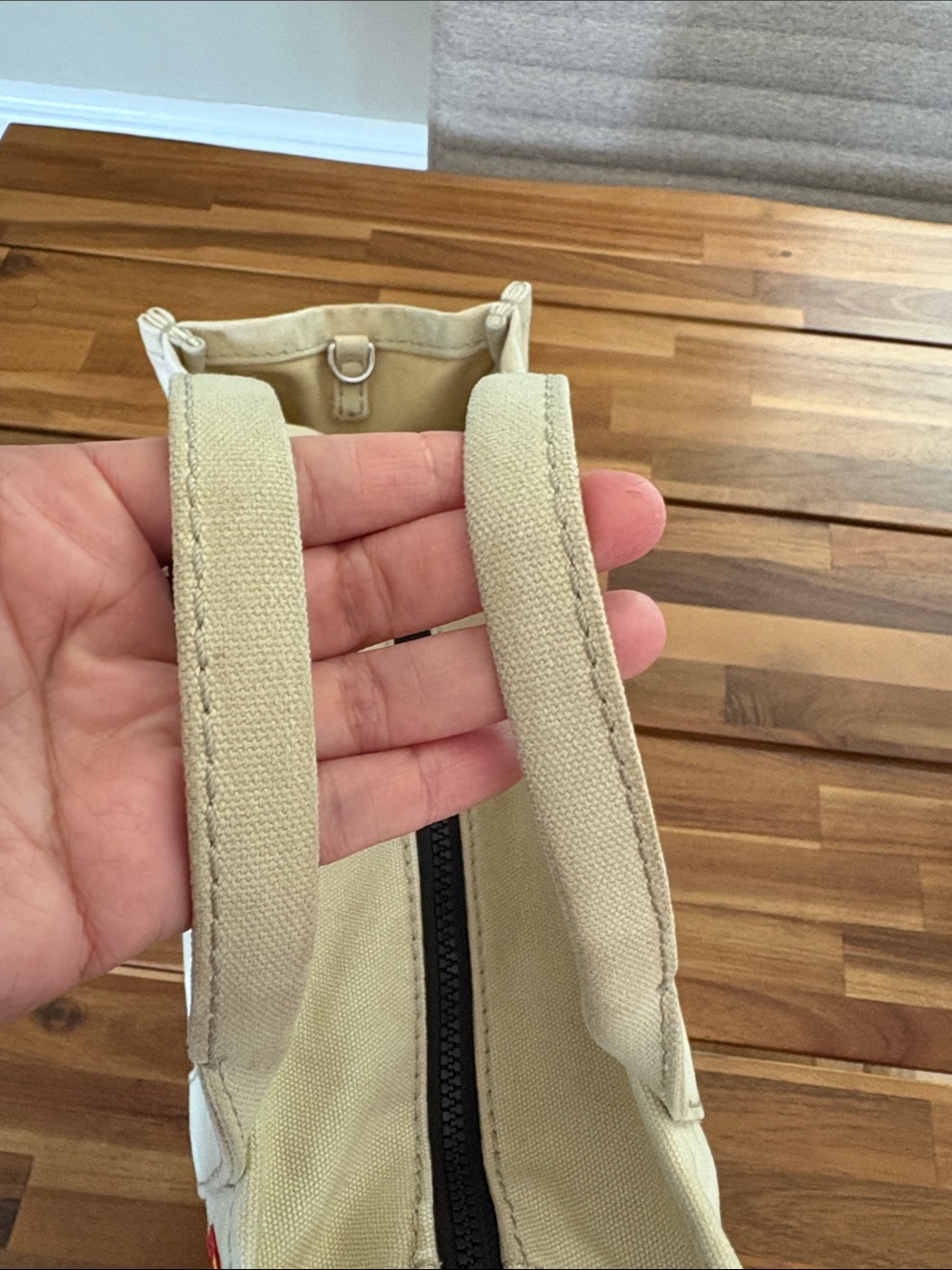 Authentic Marc Jacobs Medium Tote - Picture 7 of 9